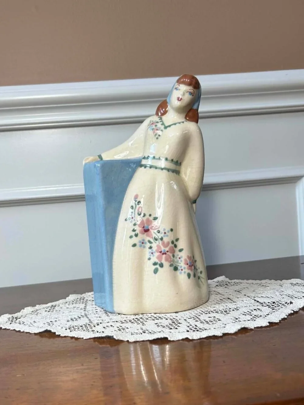 Vintage 1940s Weil Ware California Pottery Country Girl Figurine Vase 10” - Orig